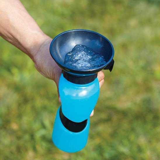 Gourde pour chien simple pression pour libérer l'eau dans le bol sans gaspillage