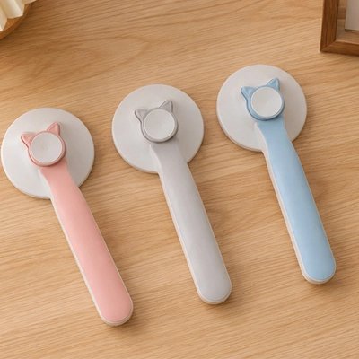 Brosse pour Chien plusieurs teintes pastel comme rose, bleu et gris