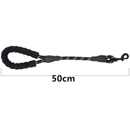 Laisse petite pour l'entrainement et confortable pour vous a la main et pour bien garde notre chien proche de nous. - WOOF TOUT
