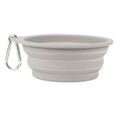Un gobelet de silicone facile a transporter et pliable pour introduire eau et nourriture et clipper sur une ceinture a chien . - WOOF TOUT